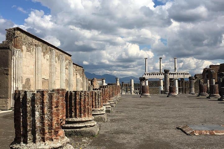 Private Trasportation To Pompeii + Lunch And Wine Tasting 6 Hours Total — photo 1 of 8