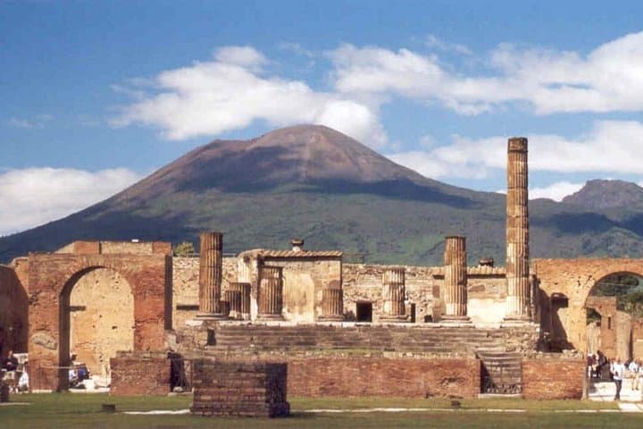 Ercolano And Cantine Del Vesuvio — photo 1 of 18