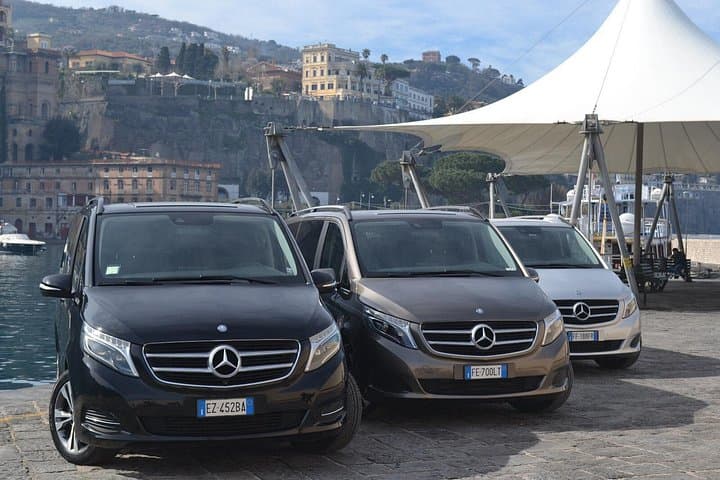 Private Transfer: Naples Hotel, Airport,Train Station to Positano — photo 1 of 6