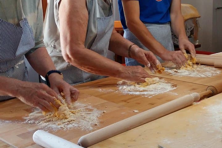 Lezione con Chef di Cucina Tradizionale Bolognese — photo 1 of 16