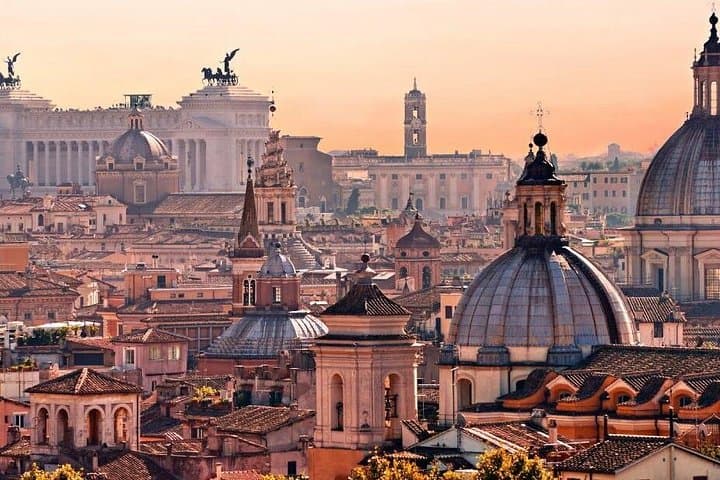 Seven Hills of Rome: A Vintage Ape Calessino Adventure — photo 1 of 14