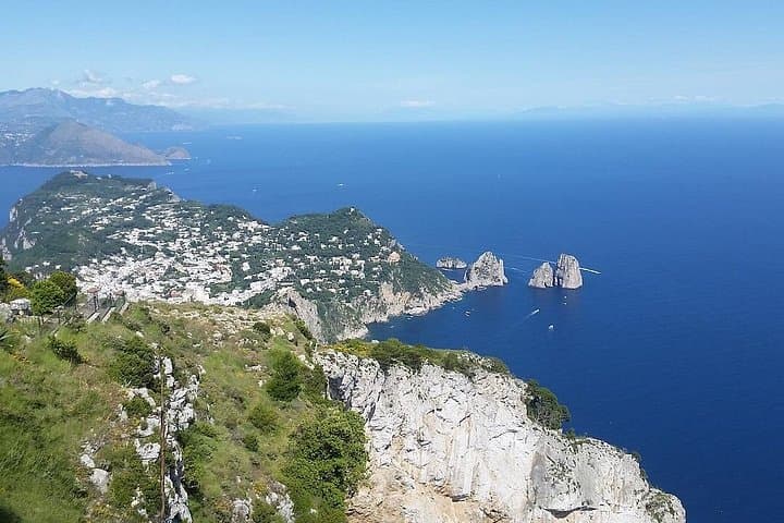 Capri ,Blue Grotto, Sorrento and Pompeii from Sorrento Main Port — photo 1 of 5