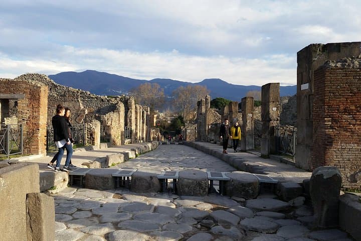 Pompeii Herculaneum — photo 1 of 8