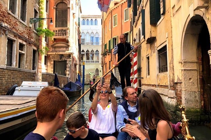 Morning Walking Tour of Venice with Gondola Ride — photo 1 of 9