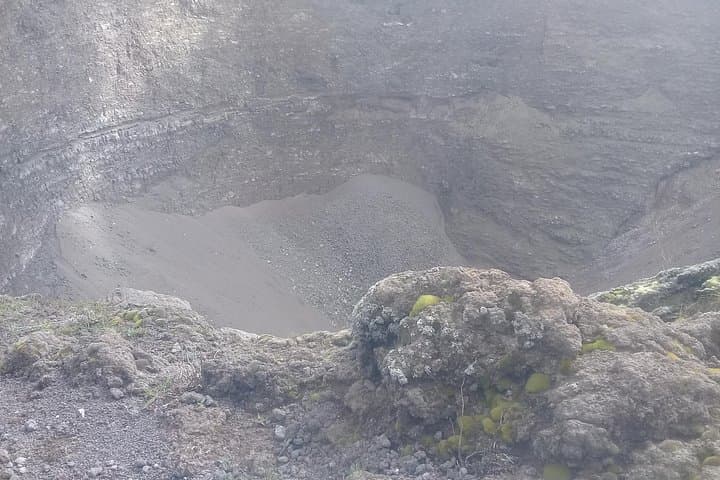 Transfer From Naples Train Station/area to Sorrento - 2hr stop in Mt. Vesuvius — photo 1 of 12