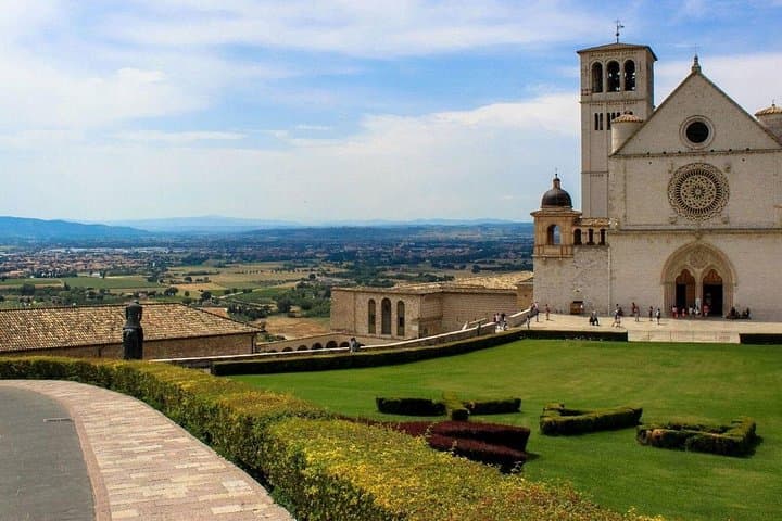 Day Trip: Pasta Cooking Class With Lunch & Assisi guided tour — photo 1 of 12