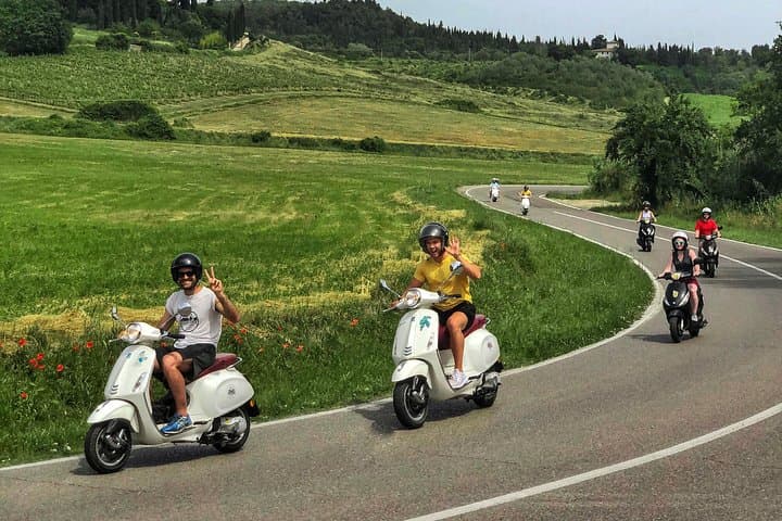 Tuscany Vespa Tours Through the Hills of Chianti — photo 1 of 8