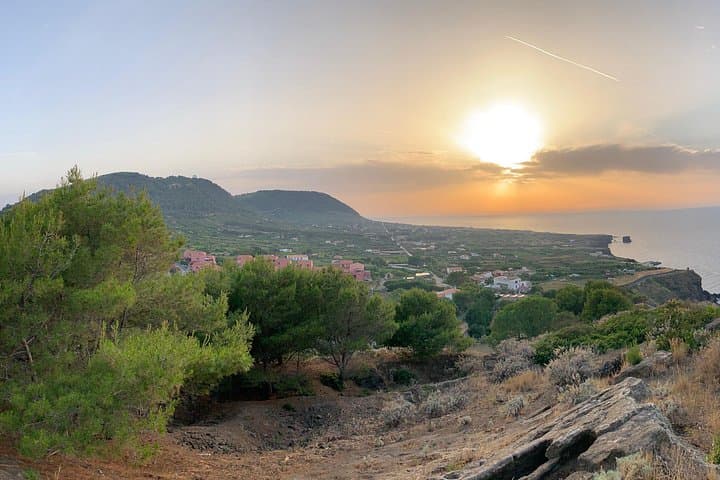 Archaeological excursion to the Rocca della Falconiera in Ustica — photo 1 of 7