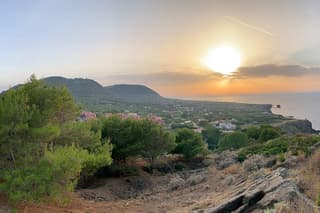 Archaeological excursion to the Rocca della Falconiera in Ustica