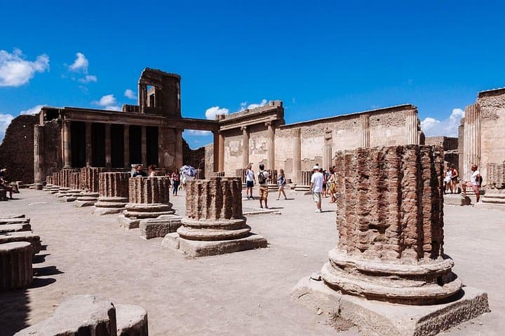 Tour of Pompeii — photo 1 of 5