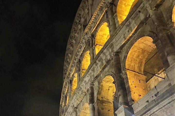 Rome Illuminated: Private 2-Hour Night Sightseeing Tour — photo 1 of 11
