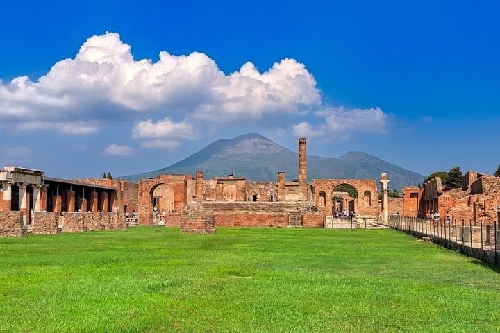 Pompeii and Mount Vesuvius SELECT tour — photo 1 of 8