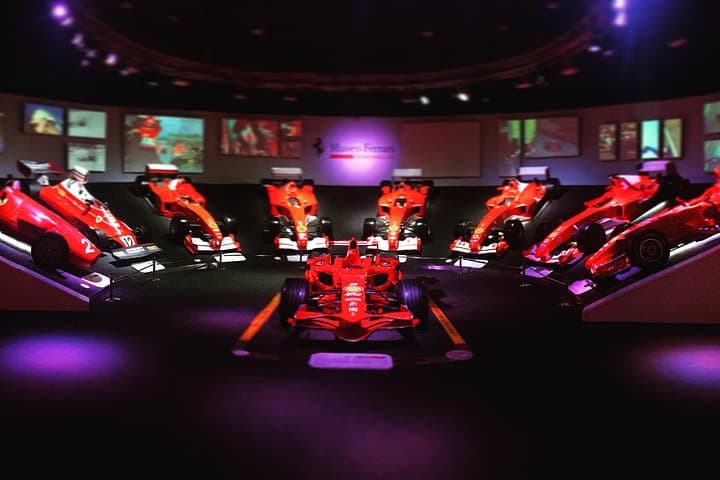 Black&Red:Lambo Museum,Ferrari Factory,Ferrari Museum,Lunch,Private transport — photo 1 of 21