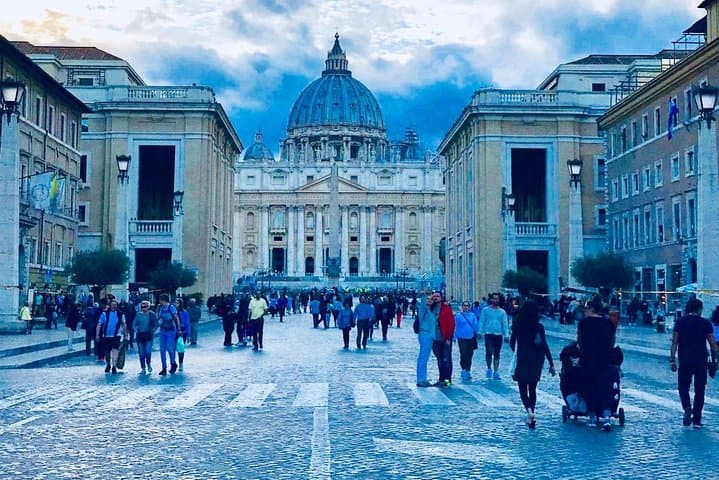 Skip-The-Line Tour: Vatican Museum & Sistine Chapel — photo 1 of 8