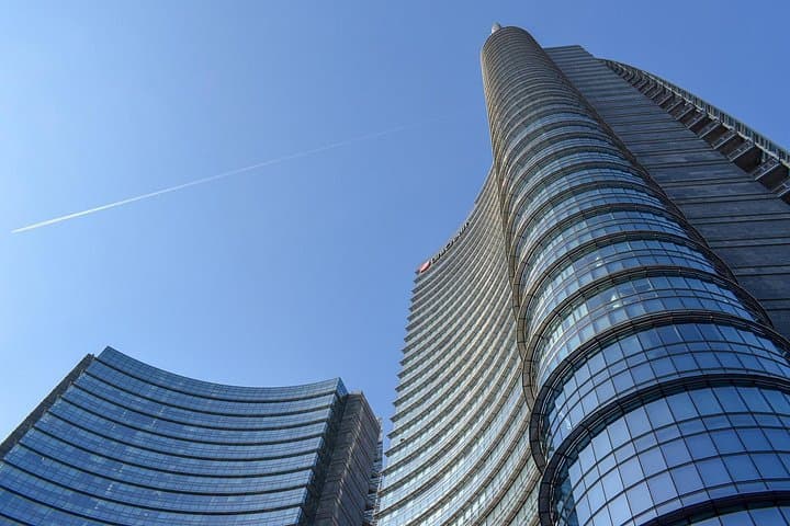 Milan Skyscrapers Guided Tour: Porta Nuova, Unicredit tower & Vertical Forest — photo 1 of 4