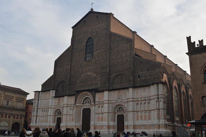 Bologna Walking Tour 2H Shared — photo 1 of 6