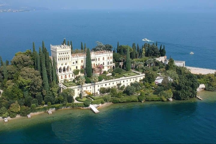 Private boat tour to Isola del Garda and surroundings. — photo 1 of 10