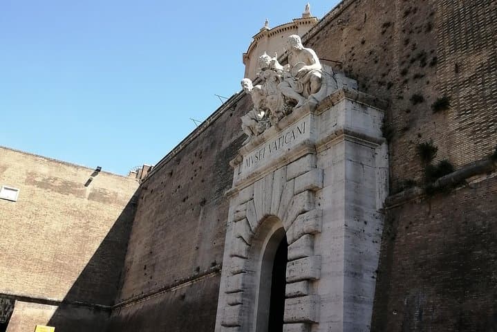 Vatican Museum's & Sistine Chapel No Line group Guided Tour — photo 1 of 13