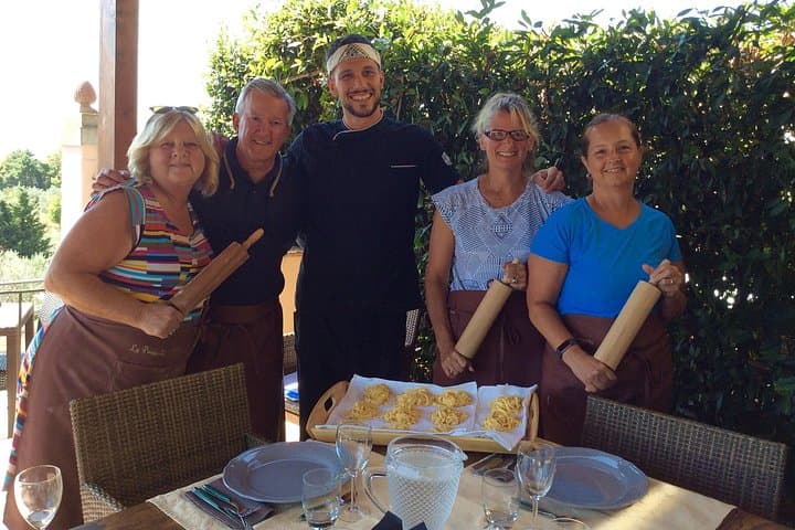 Cooking class for small group in a 19th century villa Florence — photo 1 of 26