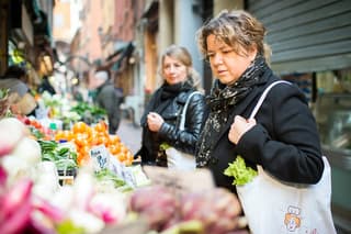 Small Group Market tour and Dining Experience at a Cesarina's home in Soave