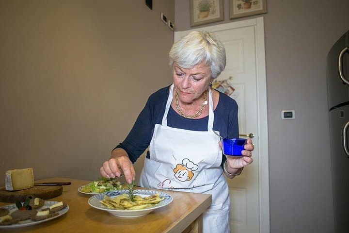 Private Cooking Class at a Cesarina's Home in Gaiole in Chianti — photo 1 of 4