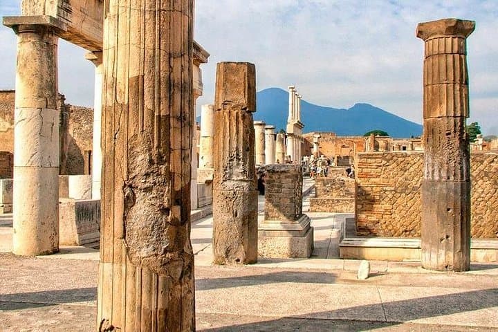 Private Guided Tour of Pompeii. Sunset Tour — photo 1 of 10