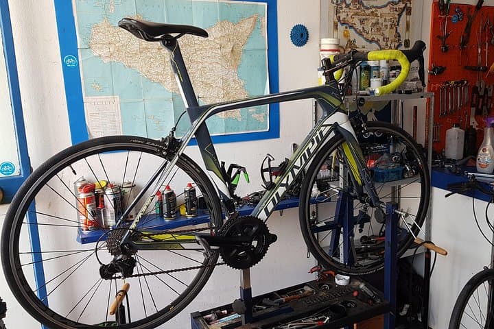 Rent road bike — photo 1 of 6
