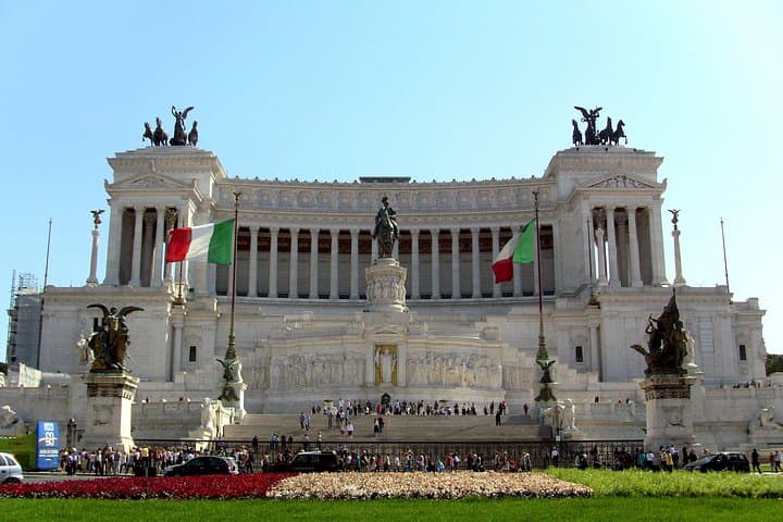 Rome's Top Squares & Fountains 4 Hours (Driver Only/Self Touring) — photo 1 of 4