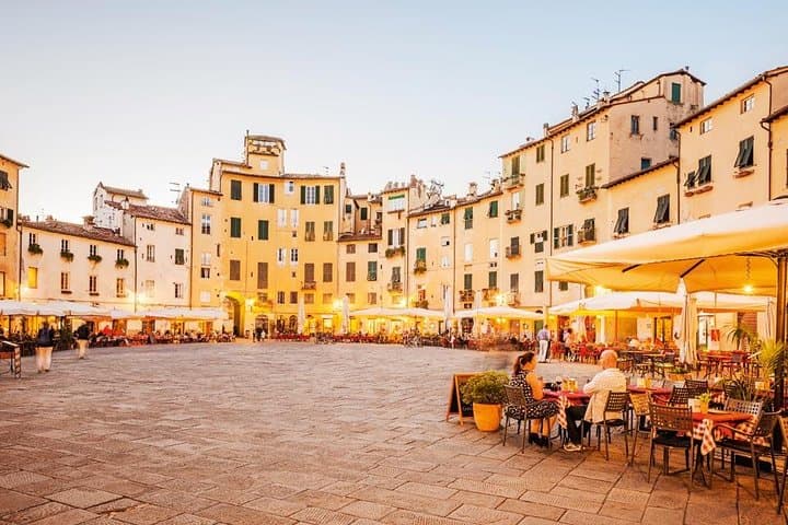 Lucca Private Walking Tour — photo 1 of 6
