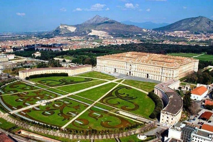 Shopping Tour, Designer Outlet & Caserta Royal Palace — photo 1 of 12
