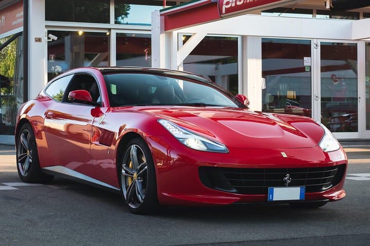 Ferrari GTC4Lusso Road Test Drive — photo 1 of 6