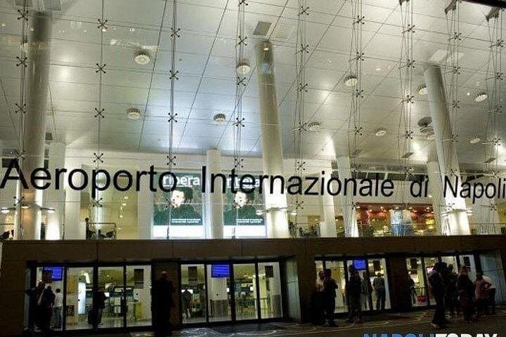 Naples Airport transfers with minivan — photo 1 of 12