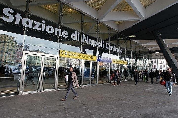 Transfers from Naples to Caserta by car and minivan — photo 1 of 16