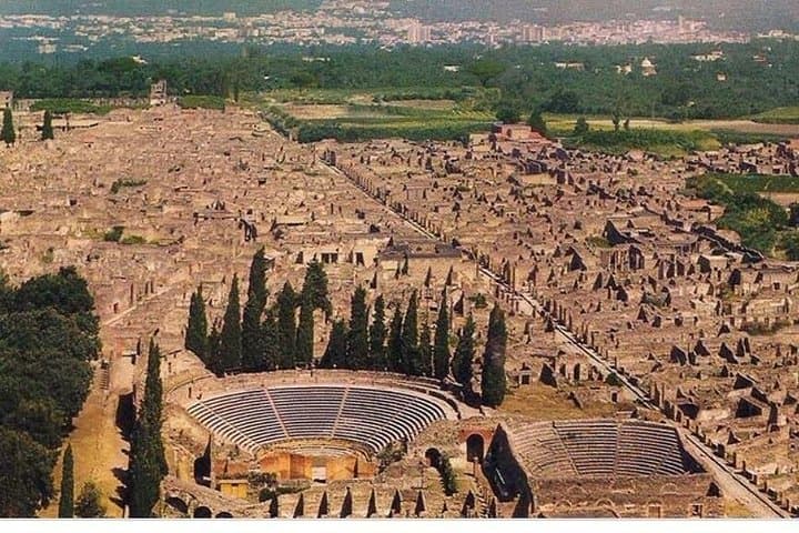Private transfer from Naples to Pompeii — photo 1 of 4