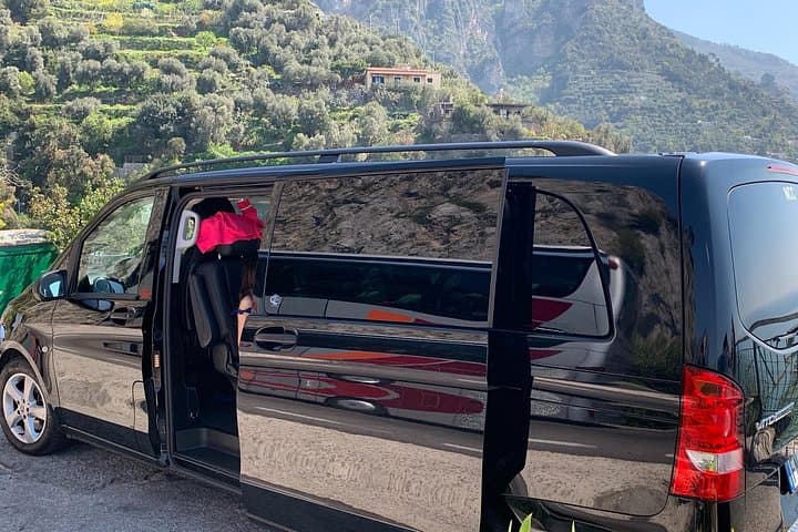Private transfer from Positano to Naples by the scenic coast — photo 1 of 14