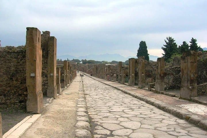 Pompeii Private Tour from Naples — photo 1 of 6