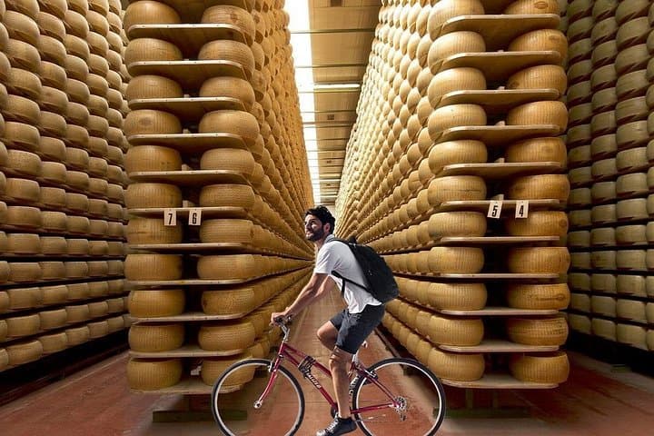 Cycling and eating around Parma, between Parmigiano and Aceto Balsamico — photo 1 of 8