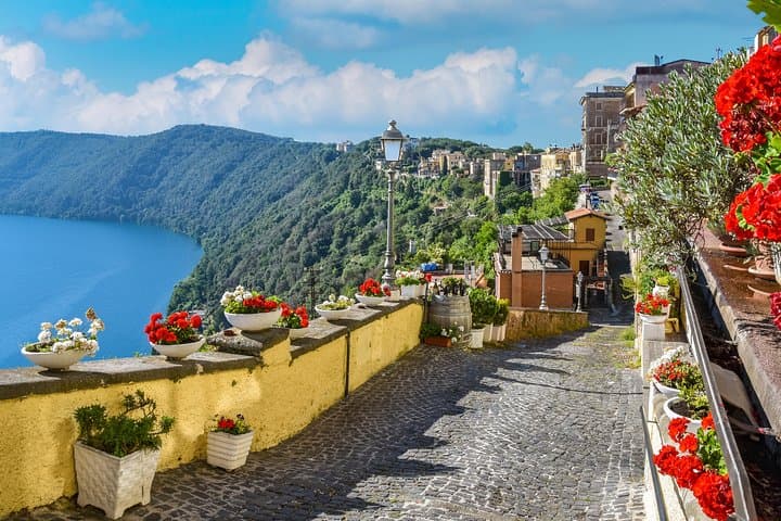 Castel Gandolfo Escape from Rome with Papal Palace Entry — photo 1 of 14