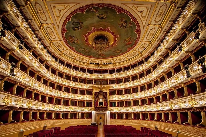 An opera tour in Parma — photo 1 of 7