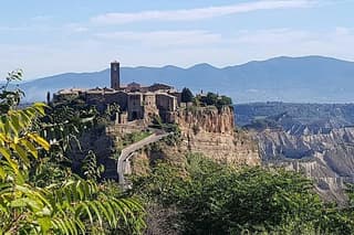 Private Rome to Florence Transfer with Civita di Bagnoregio Visit