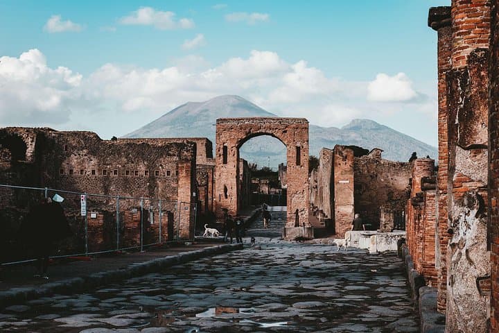 Transfer Naples to Sorrento, stop Pompei — photo 1 of 2