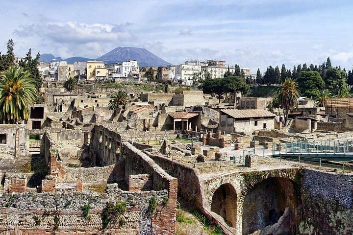 Shore tour of Pompeii, Vesuvius and Herculaneum. — photo 1 of 23