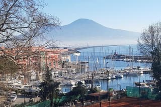 Private Transfer Rome to Naples: Luxury Car, Door-to-Door Service