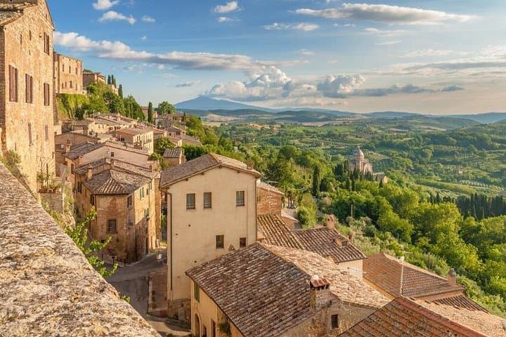 Montepulciano & Montalcino tour from Rome — photo 1 of 32