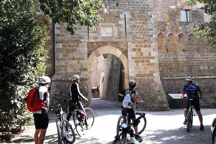 3-Hours Bike Tour and Tuscan Products Barlettaia Trail — photo 1 of 2