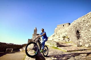Riding to Portovenere: an e-bike tour across the Gulf of Poets