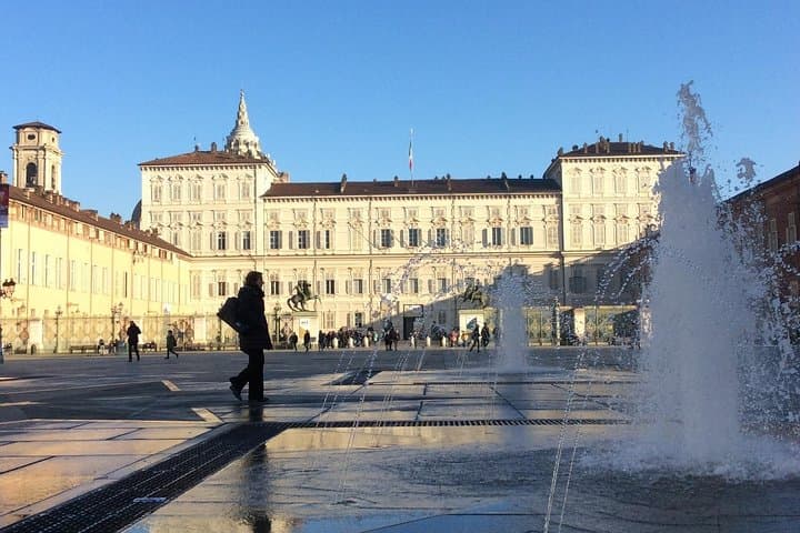 Royal Palace and Shroud Chapel with local Guide & ticket — photo 1 of 30