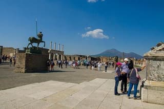 Private Pompeii & Amalfi Coast Shore Excursion from Naples Port