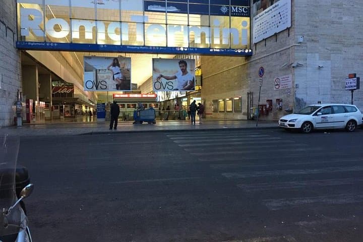Transfer from Rome center to Termini station — photo 1 of 3