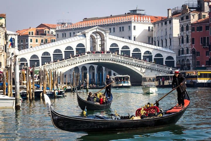 Venice like a Local: Terrific Food Walking Tour to Rialto District & Grand Canal — photo 1 of 6